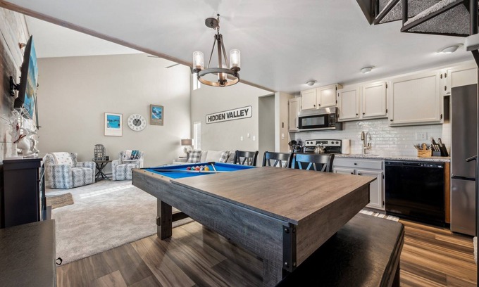 Hidden Valley Casa | Hidden ONEder - 3BR Ski Resort Townhome - Sleeps 7