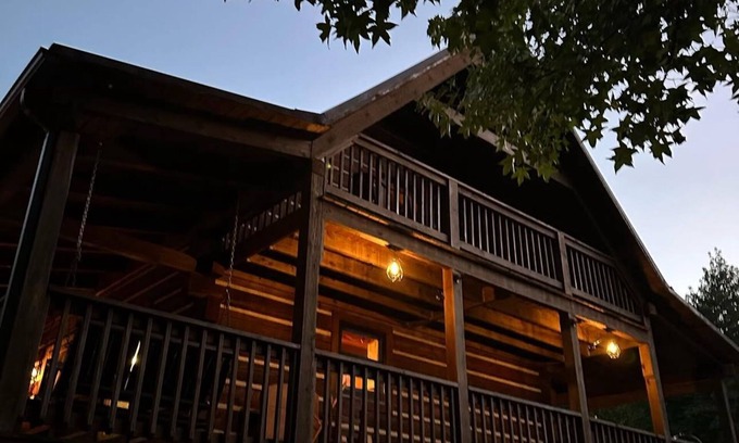 Keysville Cabina | Rustic Retreat Cabin Home - a Wildlands Collection property