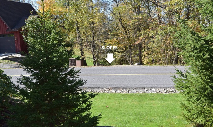 Hidden Valley Condominio | Hidden Valley Ski Condo- Walk across the street to the slopes!