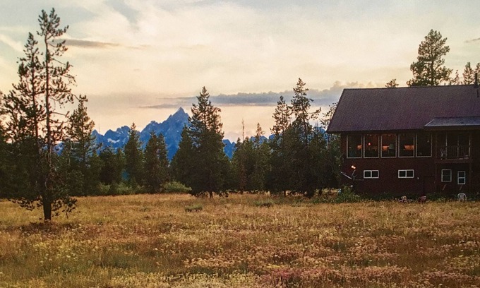 Moran Cabina | Hide away in Teton National Forest, Secluded, Peaceful & Serene