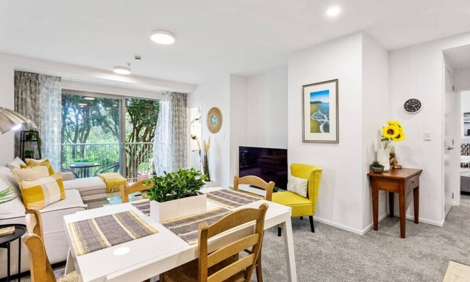 Takapuna Apartamento | Hideaway Apartment with Pool & Free Parking