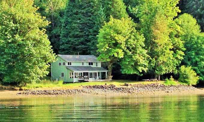 Shelton Casa | Hideaway en Cannery Point 'True Puget Sound Waterfront'