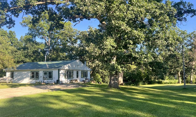 Salem Lakes Cabaña | Hideaway at the Ponderosa- 3bd, 1Ba Country Cottage