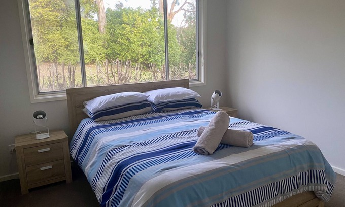 Nords Wharf Casa | Hideaway By The Lake - The perfect lakeside holiday location!