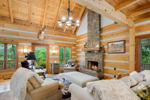 Banner Elk Casa | Hideaway Cabin at Buckeye Creek