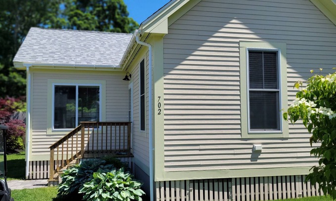 Seaglass Village Cabaña | Cottage 702 (The Boardwalk)