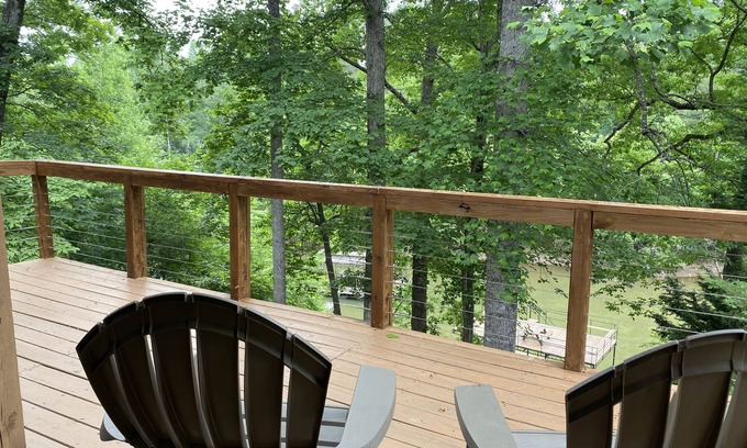 Murrayville Casa | Hideaway Cove- Private Boat Dock, Waterfront, Game Room, Family-Friendly, Quiet