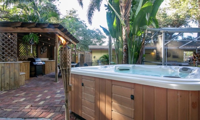 South Gate Ridge Casa | Hideaway House Private Boho Retreat Pool Spa 3.5 miles to Siesta Beach