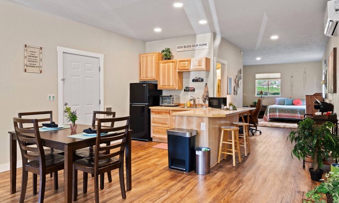 Sagle Condominio | Hideaway Suite in Sagle