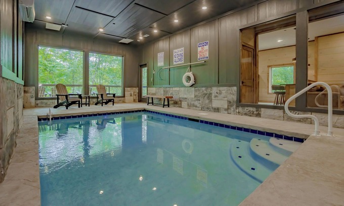 Sevierville Cabina | Hideaway@ThePreserve: Pool*Views*HotTub*Wifi*Theater*GameRoom*S/Secluded