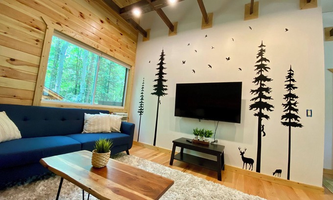 Hamlin Casa | Hideout Home With 2 Minutes To Pool/ Beach and Ski Lift
