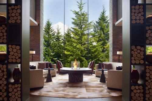 Niseko Hotel | Higashiyama Niseko Village, a Ritz-Carlton Reserve