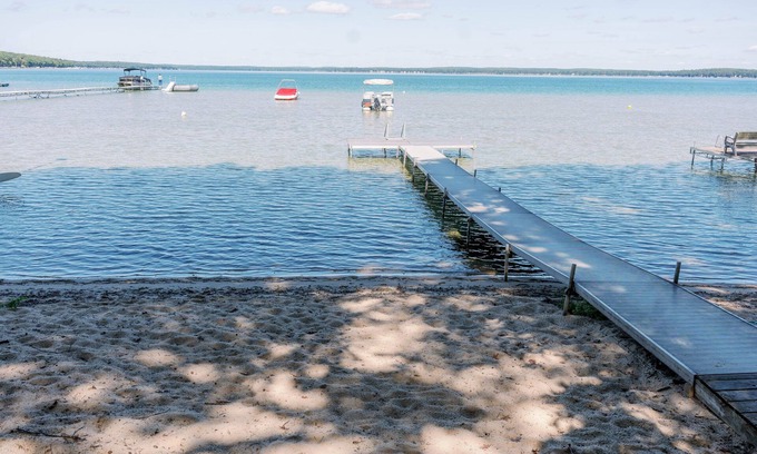 Higgins Lake Casa | Higgins Lake - One Of A Kind Lakefront Lodge!