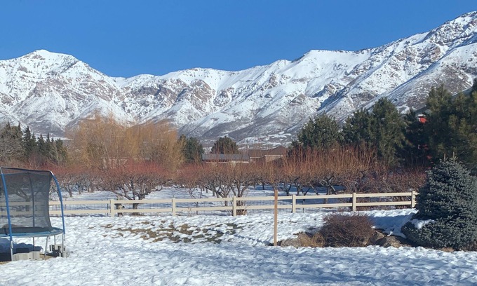 North Ogden Casa | High Adventure base - Hike, Bike, Ski, Water Sports, Fishing Gorgeous fall color