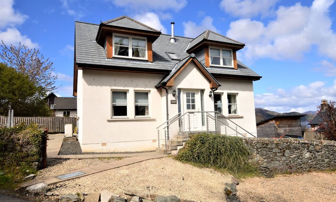 Tighnabruaich Casa | High Beach Cottage, coastal, picturesque, sea views