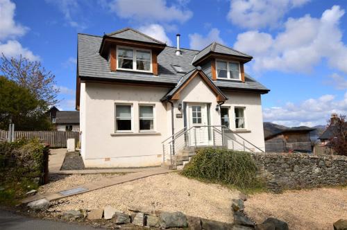 Tighnabruaich Casa | High Beach Cottage
