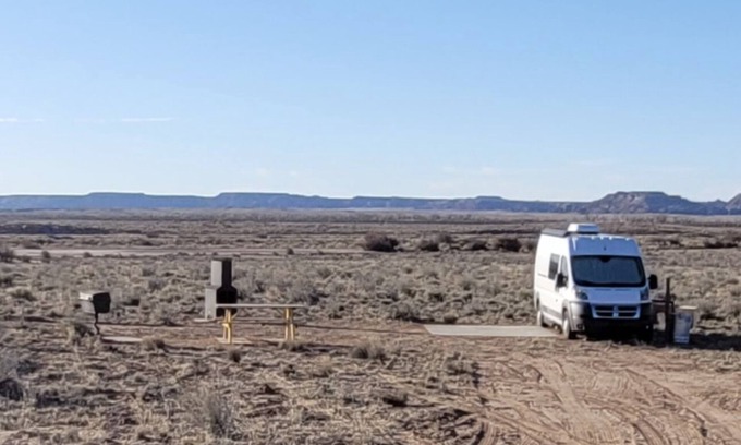Holbrook Alquiler De RV | High desert camper with the South having views of the Petrified Forest