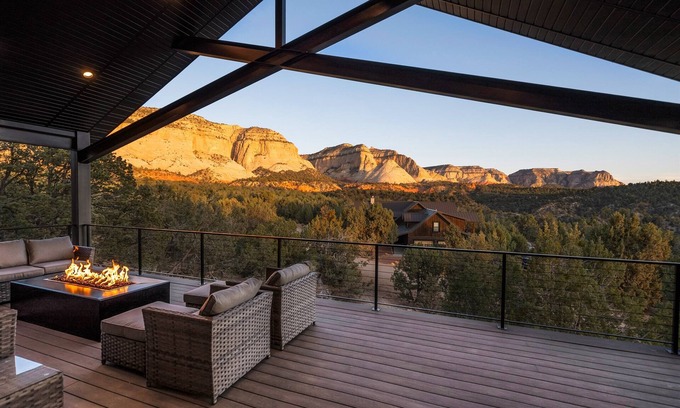 Orderville Cabina | High Desert Home | Modern Luxury Near Zion NP