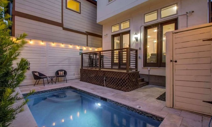 Washington Ave./ Memorial Park Casa | High End In The Center - Mins to Downtown w Pool