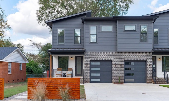 East Raleigh Condominio | High End Living Fenced Yard King Main 2 Dogs OK