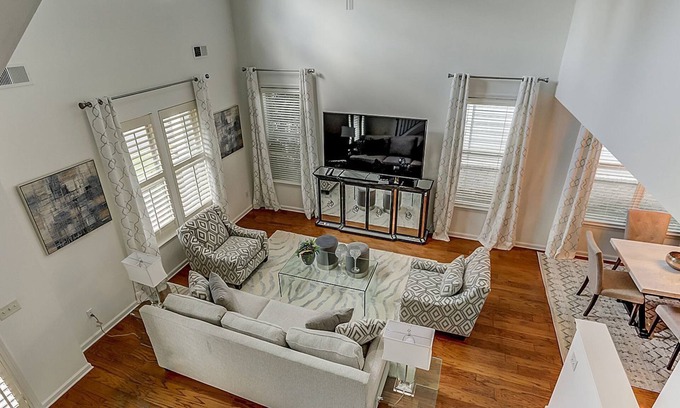 Memphis Casa | High End Mud Island Home