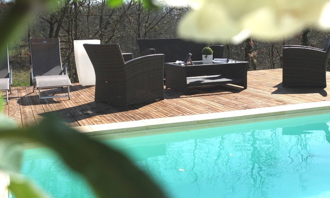 Thedirac Casa | VILLA DE ALTA GAMA EN EL CORAZÓN DE MUCHO EN UNA ZONA TRANQUILA CON PISCINA CLIMATIZADA