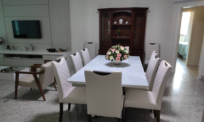 Itapema Apartamento | Piso alto con 4 suites recién amuebladas a 60 m de nar