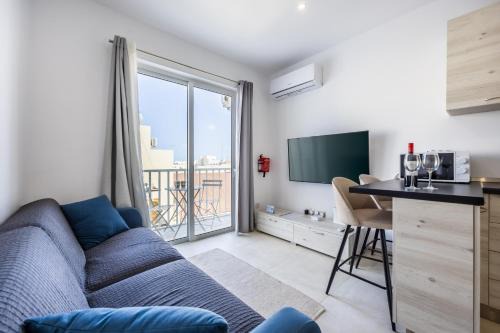 San Gwann Apartamento | High floor family of 3 apartment - By Solea