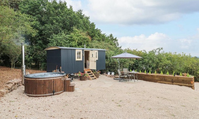 Ashbourne Casa | High Grounds Shepherd's Hut