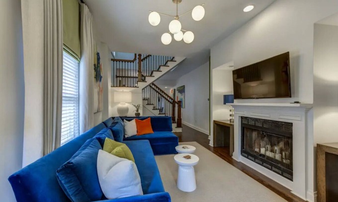 Midtown Casa | High Luxury Vacation Rental in Midtown- Gorgeous! Sleeps 6 w/ 2 full bathrooms!