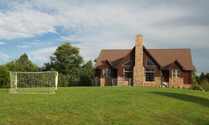 Laurelville Cabina | Retiro de High Point! Gran concepto abierto. ¡Ideal para reuniones familiares!