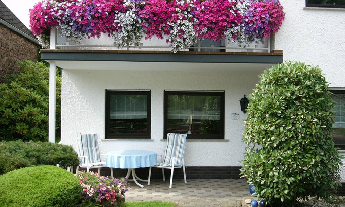 Senheim Apartamento | Apartamento sin barreras **** Moselle cerca, asientos al aire libre y conexión Wi-Fi