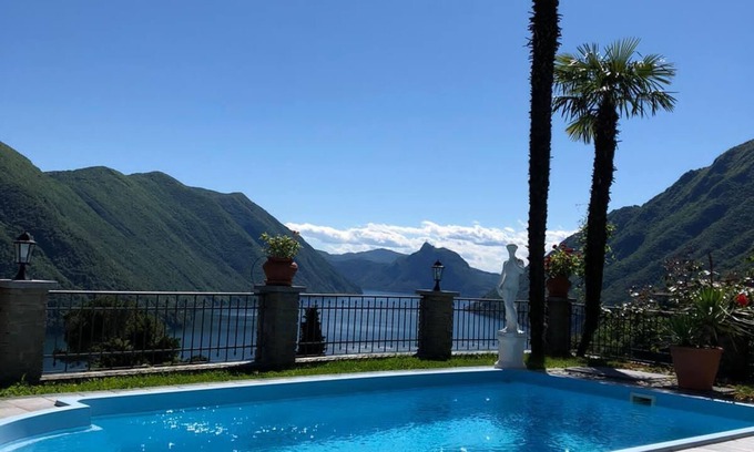 San Mamete Villa | Muebles de alta calidad, terraza con sombrilla, fantásticas vistas, piscina.