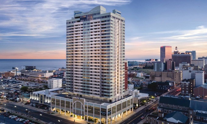 Atlantic City Complejo | Atlantic City Boardwalk High Rise Resort cerca de los casinos con piscina cubierta y bañera de hidromasaje al aire libre