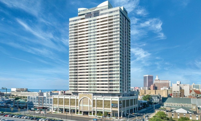 Atlantic City Complejo | Atlantic City Boardwalk High Rise Resort cerca de los casinos con piscina cubierta y jacuzzi al aire libre