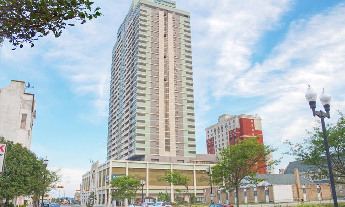 Atlantic City Complejo | Atlantic City Boardwalk High Rise Resort cerca de los casinos con piscina cubierta y bañera de hidromasaje al aire libre