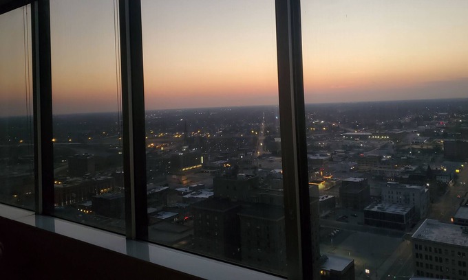 Downtown Toledo Casa | High-Rise Loft with Amazing City View