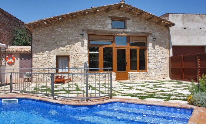 Mata Casa | Alojamiento de calidad con piscina privada, a sólo 2 km. del Lago de Banyoles.