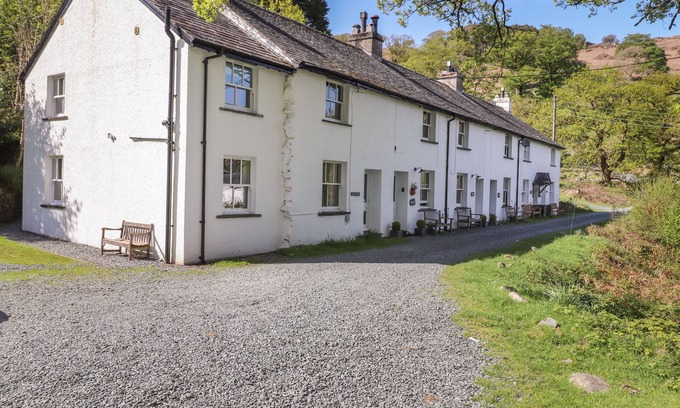 Borrowdale Cabaña | HIGH STILE, pet friendly, character holiday cottage in Rosthwaite