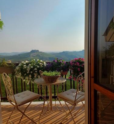 Castel Rocchero Apartamento | High Views at Castel Rocchero