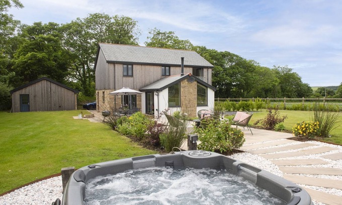 Camborne Casa | Highfield Barton - Hot tub/pet friendly