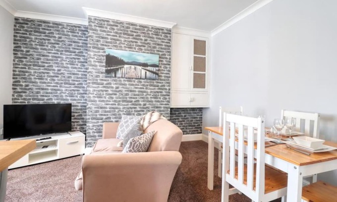 Scunthorpe Casa | Highfield House cosy 4 bedroom