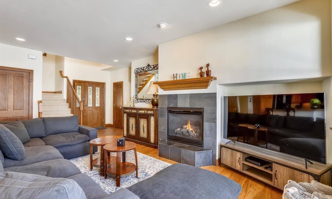 The Highlands Casa | Highland Greens 71: Townhome In Breckenridge, Private Hot Tub with Great View.