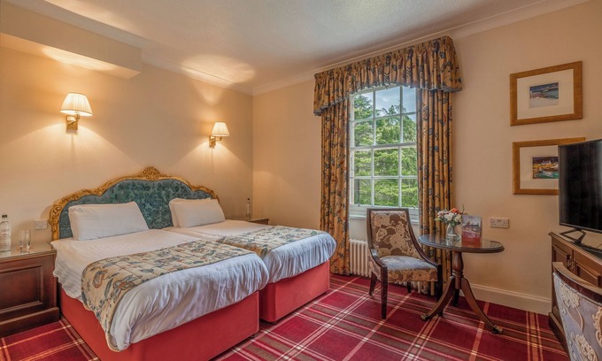 Nairn Hotel | Highland Hideaway | Near Nairn’s Golf Course, Beach & Castles