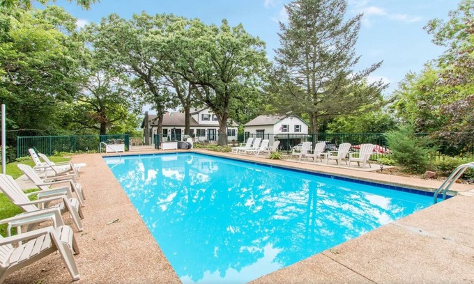Twin Lakes Casa | Highland House - Heated Pool, Dock, Sleeps 23!