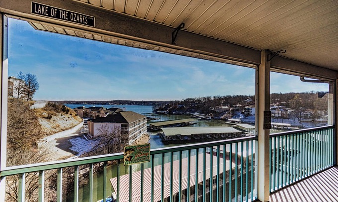 Lake Ozark Condominio | Highland Lake View – Incredible Location!