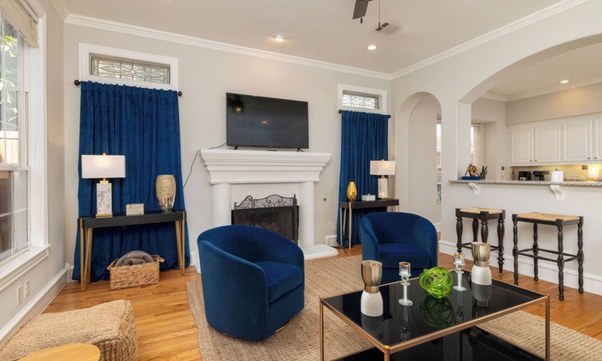 Park Cities Casa | Summer Family Home Steps from SMU & Highland Park