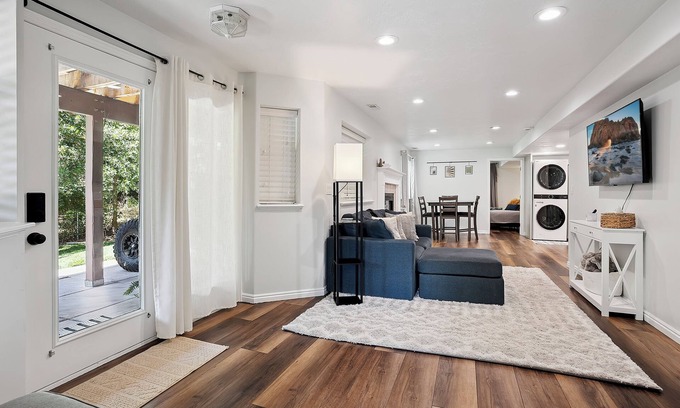 South Ogden Casa | Highland Retreat-Modern Mother in Law Suite Near Ogden