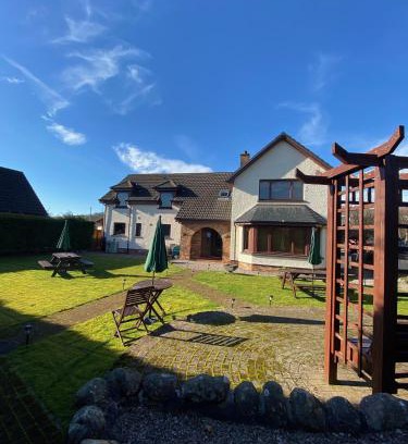 Fort William Casa | Highland Stays - Rushfield House Rooms