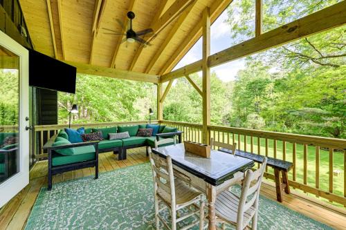 Highlands Casa | Highlands Cabin on Buck Creek about 8 Mi to Town!